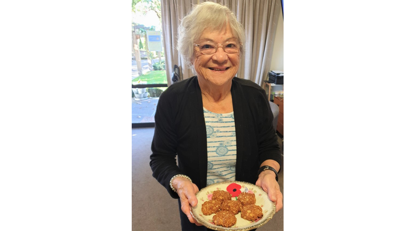 Lorna whips up a batch of Anzac biscuits using NZ’s favourite recipe